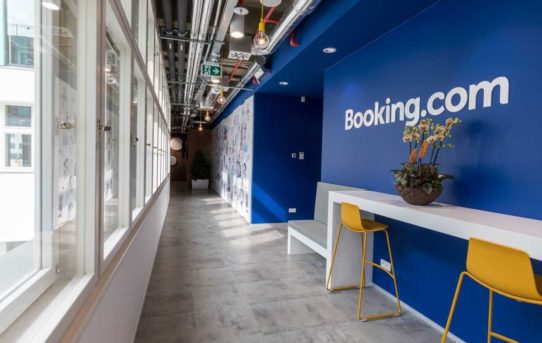 (Čeština) CBRE: Booking.com otevírá nové kanceláře v pražské ulici Na Příkopě