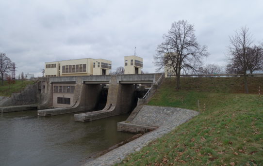 (Čeština) Jez a vodní elektrárna, Předměřice nad Labem