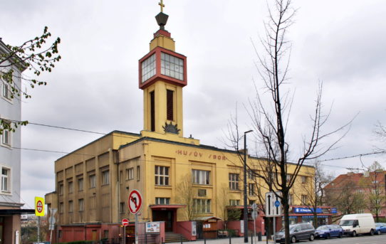 (Čeština) Husův sbor z roku 1930 v pražských Vršovicích se stal kulturní památkou