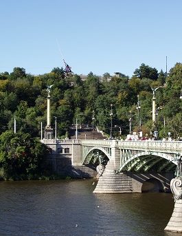 (Čeština) Praha zahájila rekonstrukci osvětlení na Čechově mostě