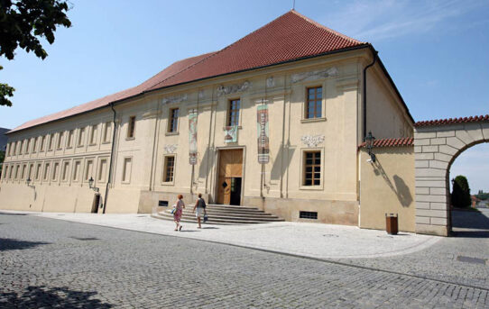 (Čeština) Tisková zpráva k výstavě Česká a slovenská architektura