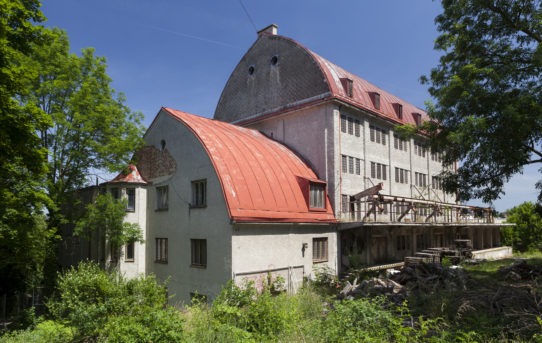 (Čeština) Obilní silo