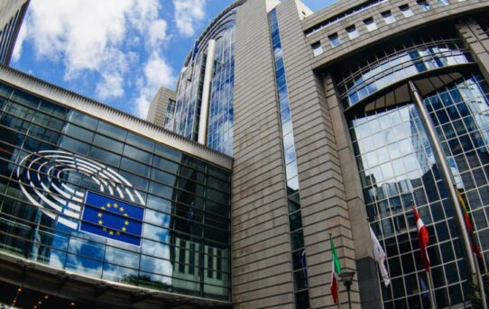 (Čeština) Výstava a křest publikace „Česká moderní architektura“ v Evropském parlamentu